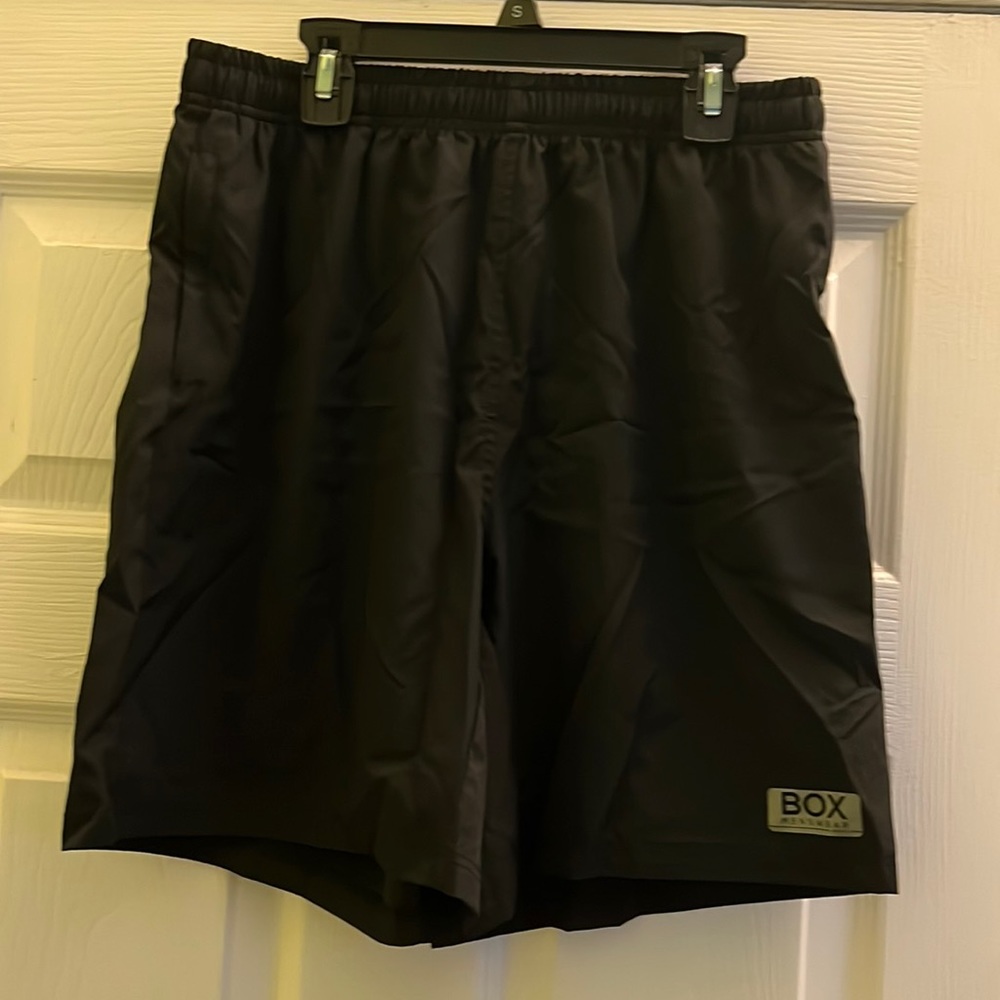 MEN’s BOXMensWear 9” short in size Small